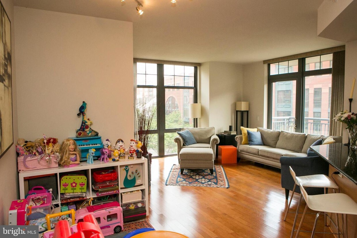 Foto principal - 1021 N Garfield St