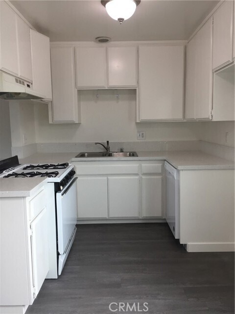 Building Photo - 17011 Sims Lane