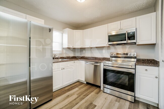 Foto del edificio - 614 Palace Ln