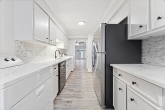 Building Photo - 13286 Trail Hollow Dr