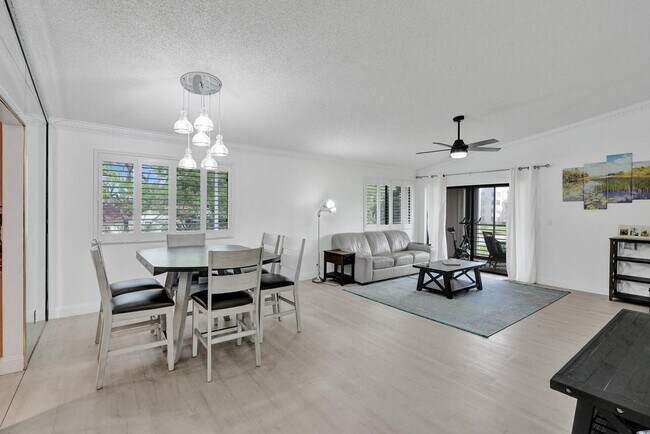 Foto del edificio - 9361 SW 23rd St