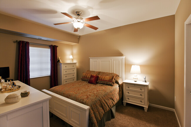 Amplias habitaciones con ventiladores de techo - Thomas Place Fox Lake