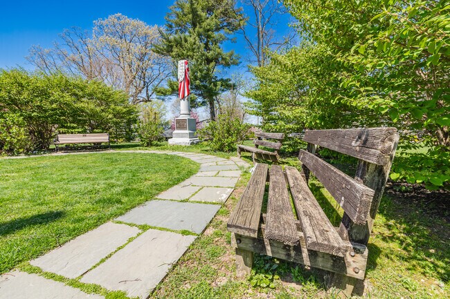 Plaza Park in Sea Cliff is also known as Headless Park and Geohegan Park.