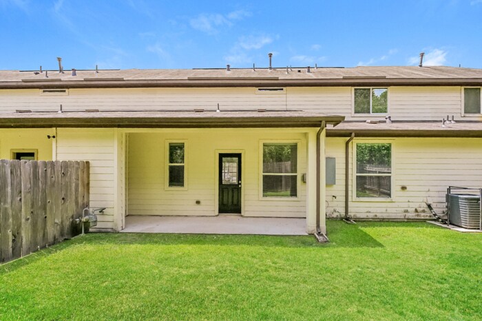 Foto del edificio - 12123 Pia Drive