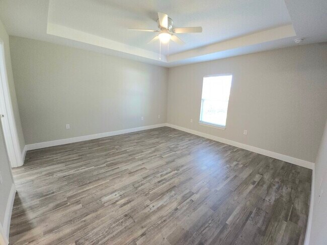 Building Photo - 10 Pine Radial