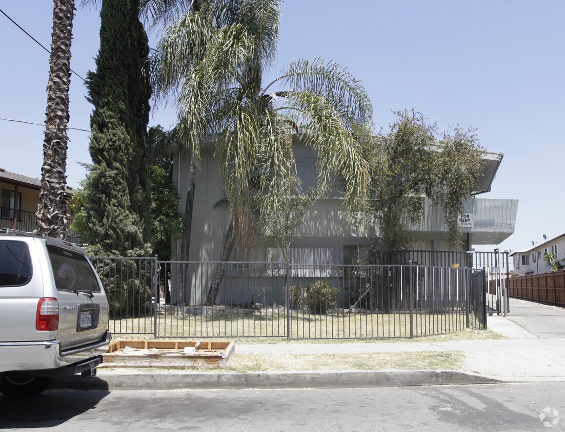 Building Photo - 6018 Hazelhurst Pl