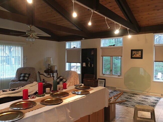 Great Room - 102 Blackwood Ln