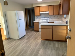 Building Photo - 7350 W Belmont Ave