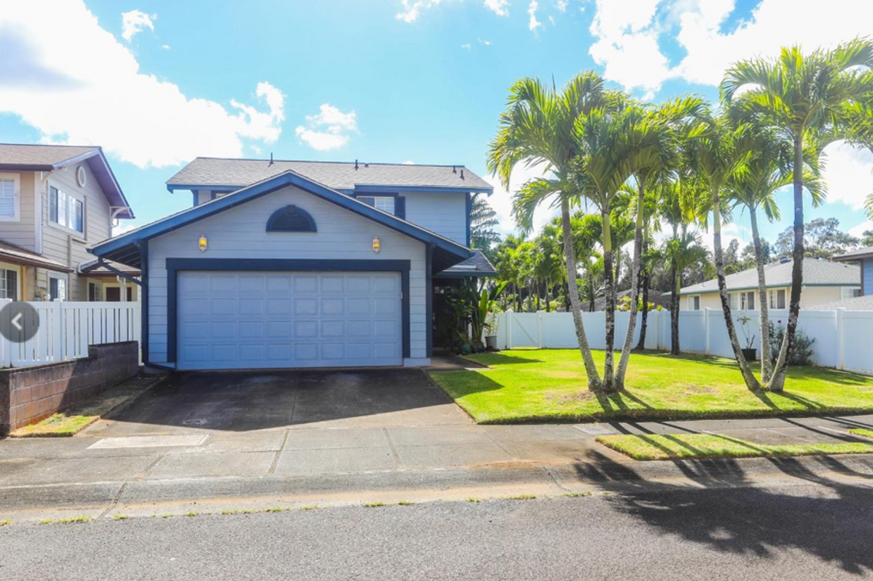 Foto principal - Mililani Mauka: 3-bed, 2.5 bath with yard ...