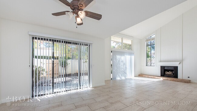 Building Photo - 3724 San Vincente Ct