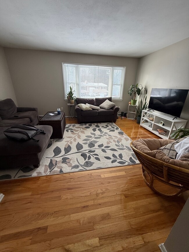 Building Photo - 7 Apple Blossom Ln