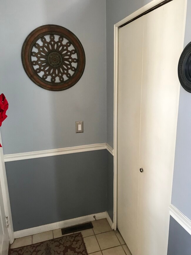 Building Photo - 873 Halifax Dr