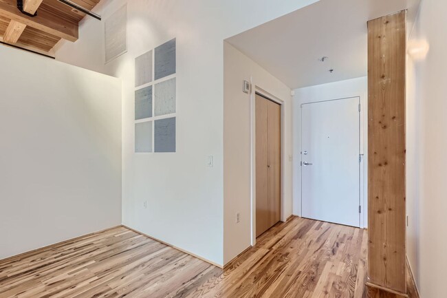 Foto del edificio - LODO LOFT W/ PARKING! Close to Coors Field