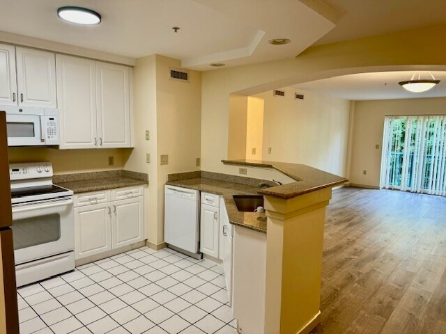 Foto del edificio - 175 Cottage St