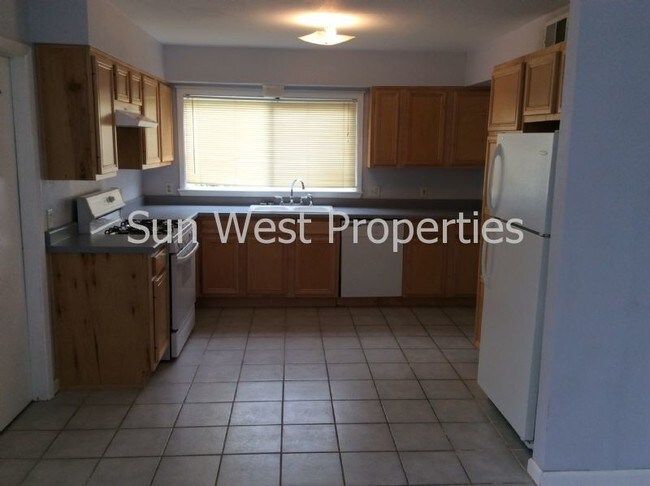 Building Photo - 203 La Plata Dr