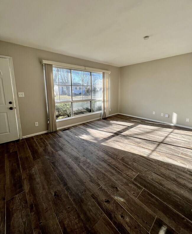 Foto del edificio - Charming Ranch Home with Flexible Space and Private Backyard