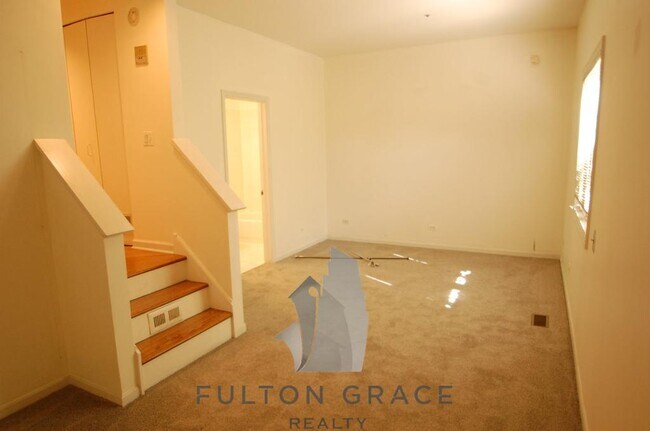 Foto del edificio - 2243 N Greenview Ave