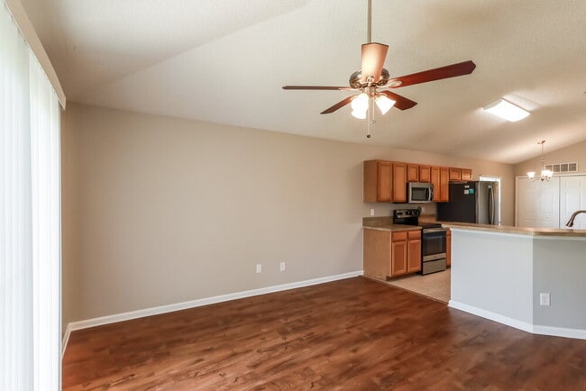 Building Photo - 2600 Creek Ridge Dr