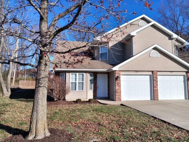 Building Photo - 4923 W Millbrook Dr