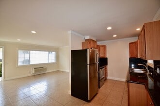 Building Photo - 7517 Herschel Ave