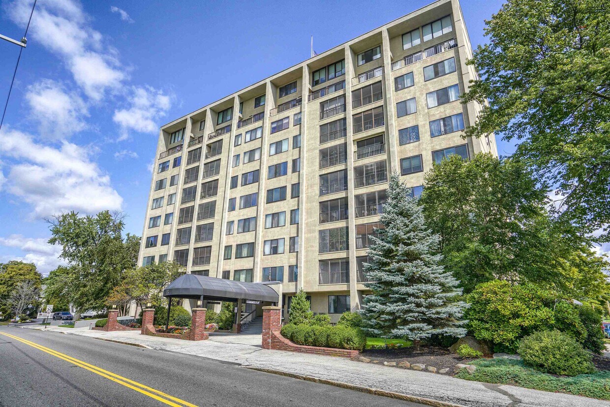 Primary Photo - 55 River Rd