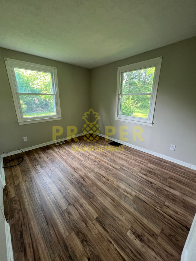 Building Photo - 3 bedrooms 1 bathrooms house for rent