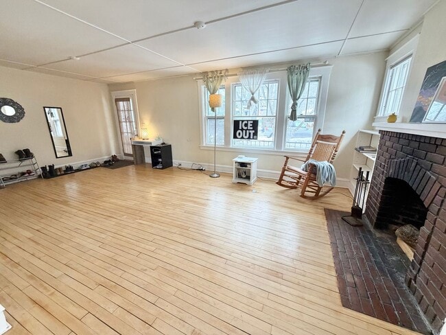 Photo - 281 S Winooski Ave Apartment