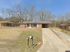 Building Photo - 842 Fernwood St