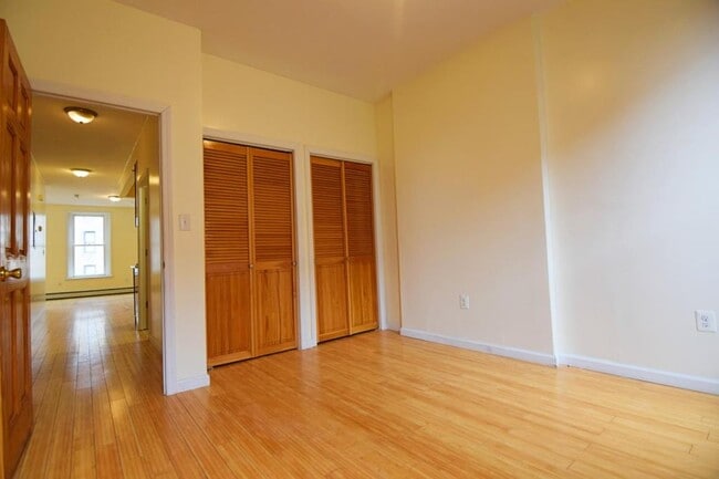 Photo - 1437 Pacific St House