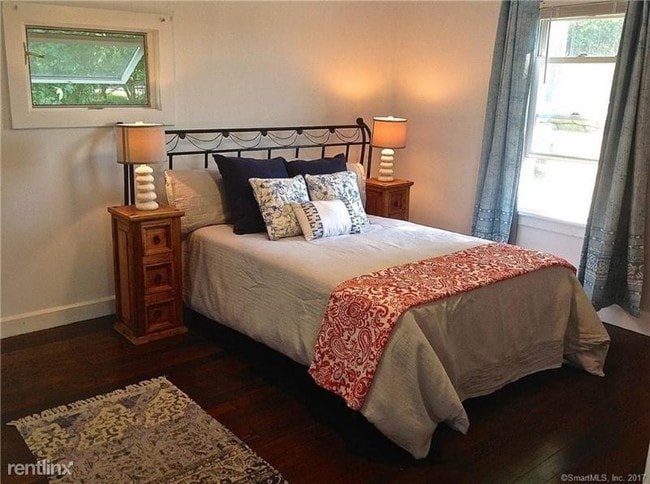 Building Photo - 2 br, 1 bath House - 144 Leetes Island Road
