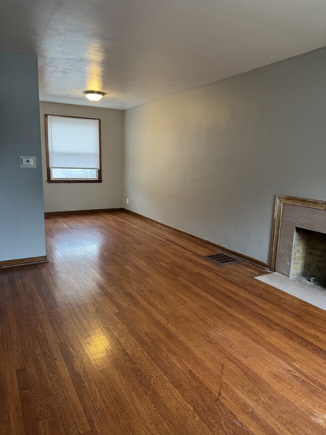 Building Photo - 2696 East Ave