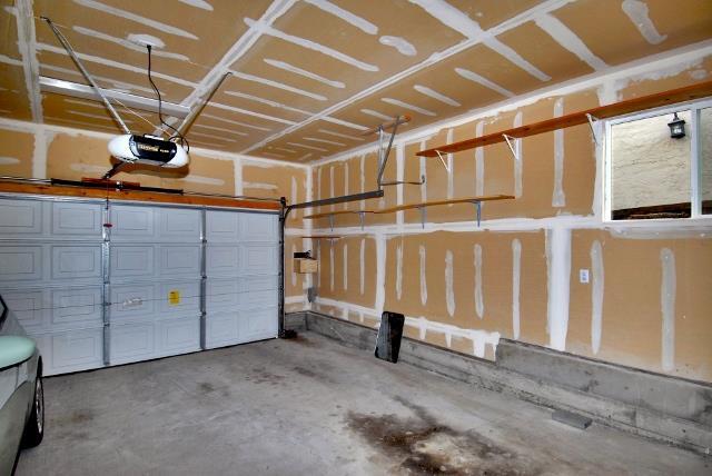 Building Photo - 527 Miller Ave