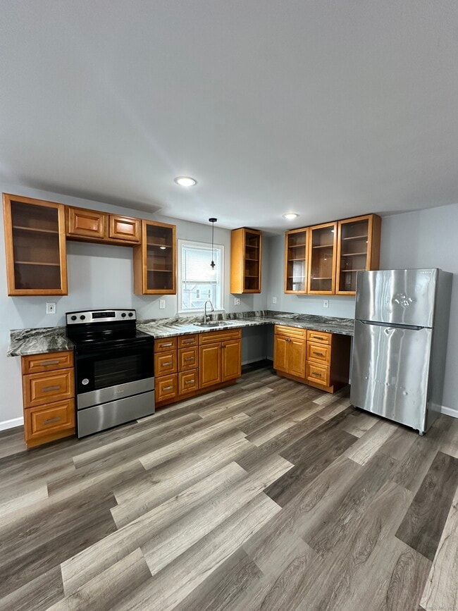 Building Photo - 178 Martin St