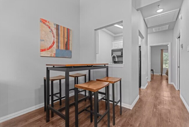 Foto del edificio - Midtown Apartments