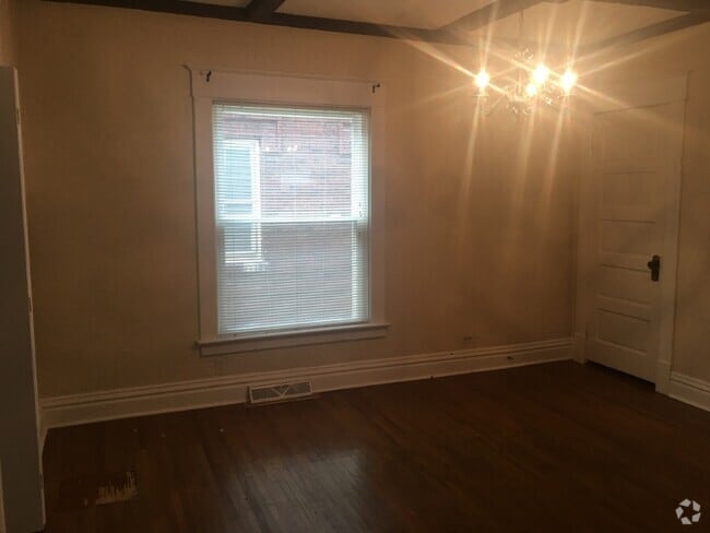 Building Photo - 820 Cranberry St