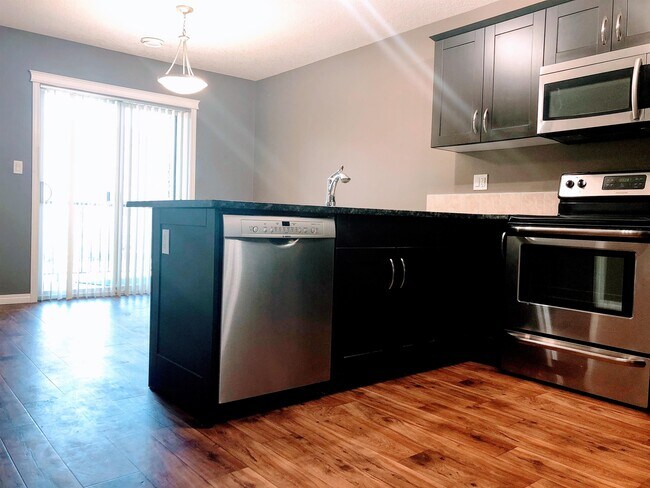 Photo du bâtiment - 3810 Dewdney Ave E
