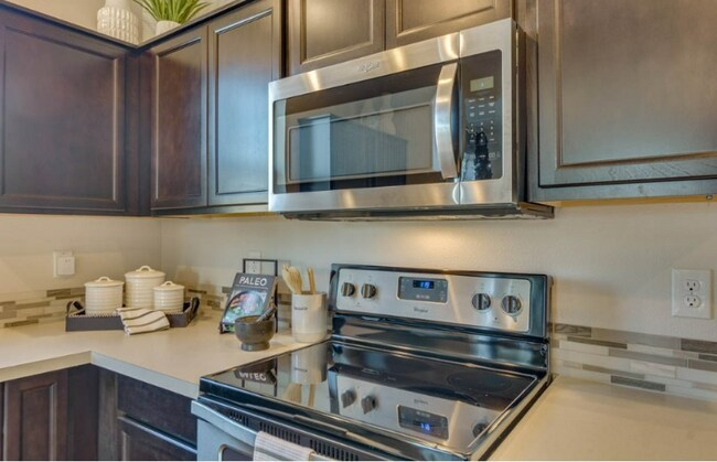 Foto del edificio - 2112 NE 4 Seasons Ln