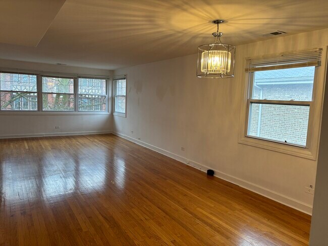 Foto del edificio - 7130 N PAULINA St