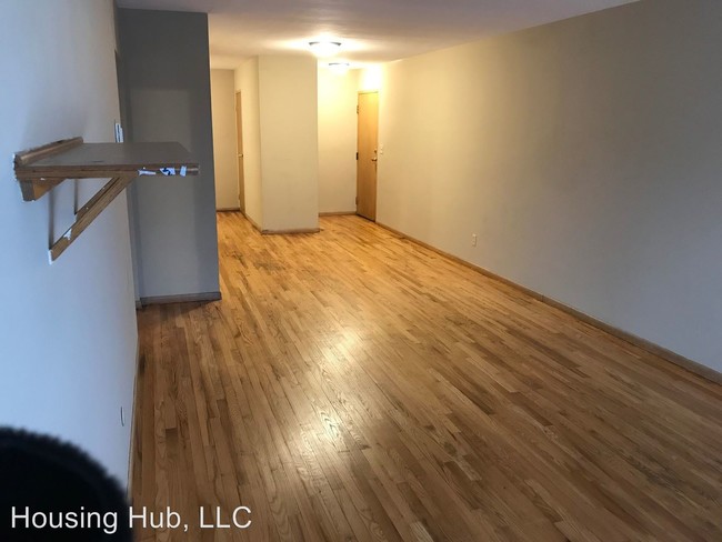 Building Photo - 699 3rd St E