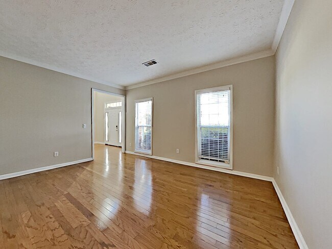 Foto del edificio - 4125 River Green Pkwy