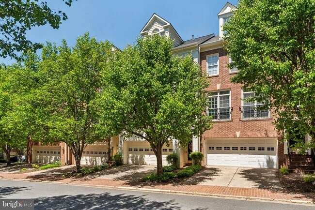 Foto del edificio - 7489 Carriage Hills Dr