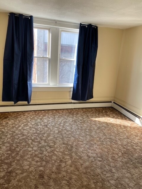 Front bedroom - 58 E Bennett St