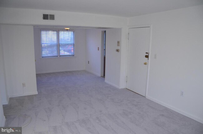 Foto del edificio - 6517 Potomac Ave