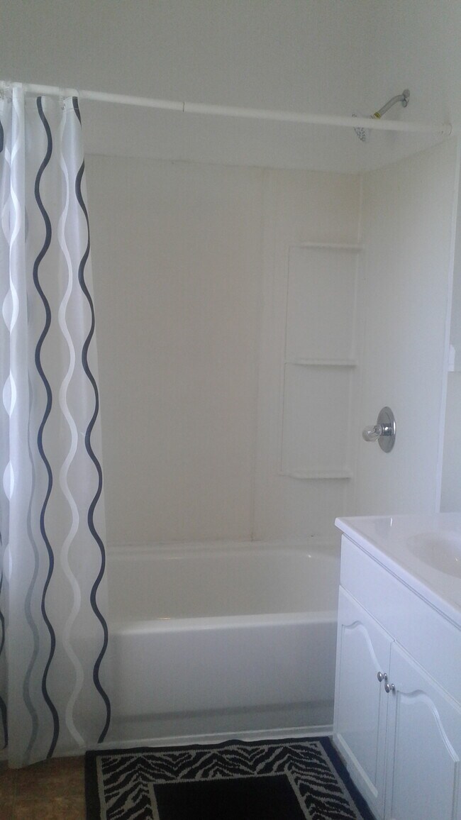 Foto del edificio - 416 E 3rd St