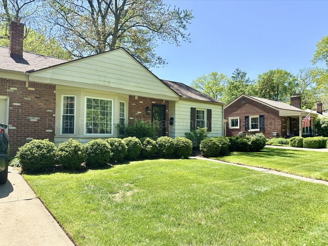 Building Photo - Updated 3-Bed Ranch Steps from Downtown Bi...