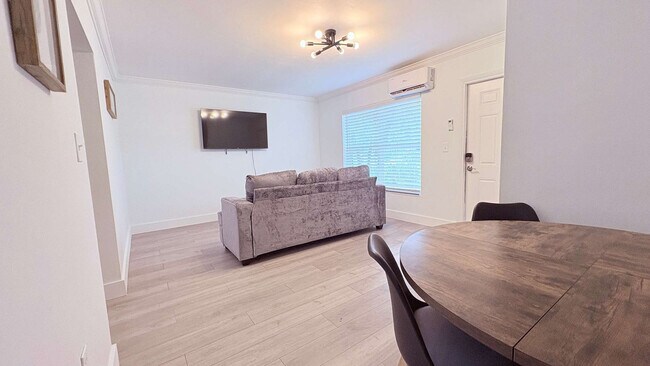 Foto del edificio - 1125 NE 80th St