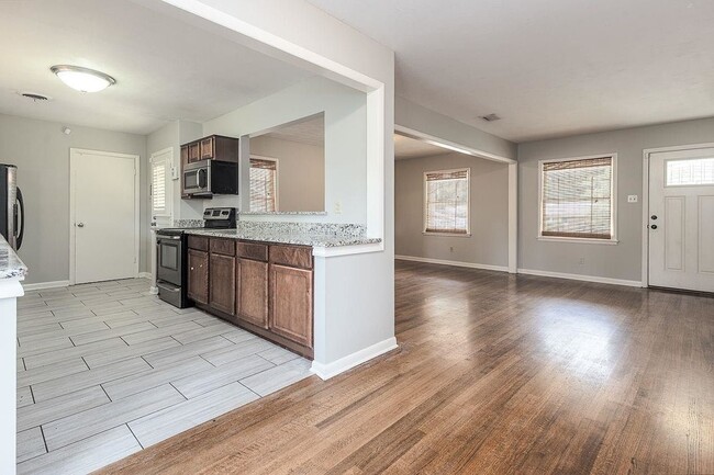 Kitchen - Great Room - 5538 Melvin Rd