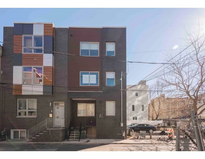 Primary Photo - 1433 N Orkney St