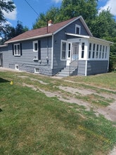 Building Photo - 980 Barney Ave
