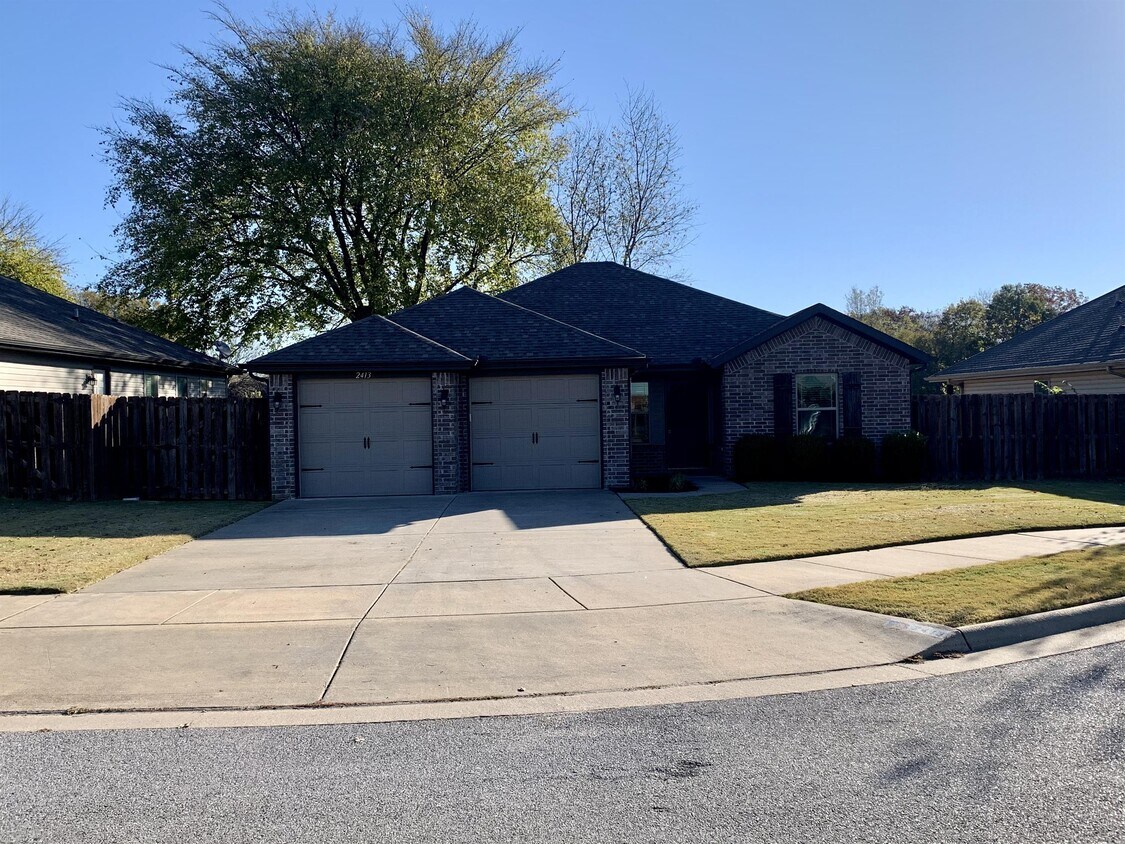 Primary Photo - 2413 S 11th Pl